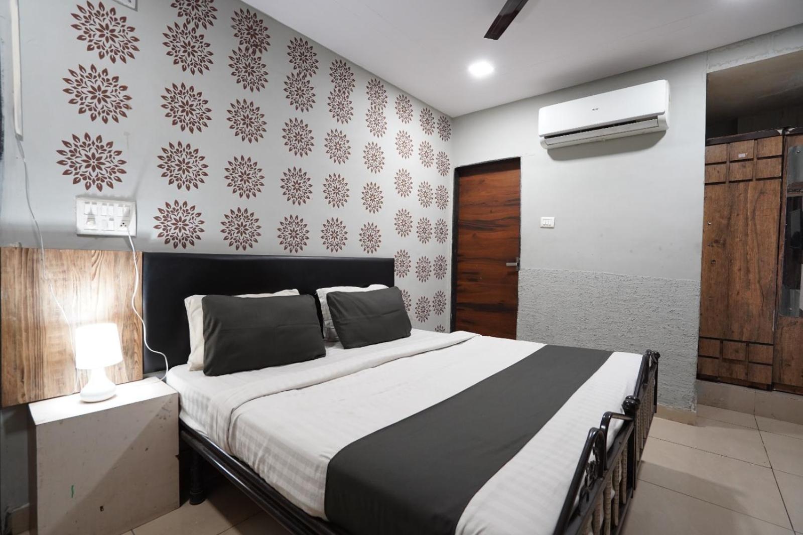 Hotel Sai Inn, Ahmedabad Airport Exterior foto